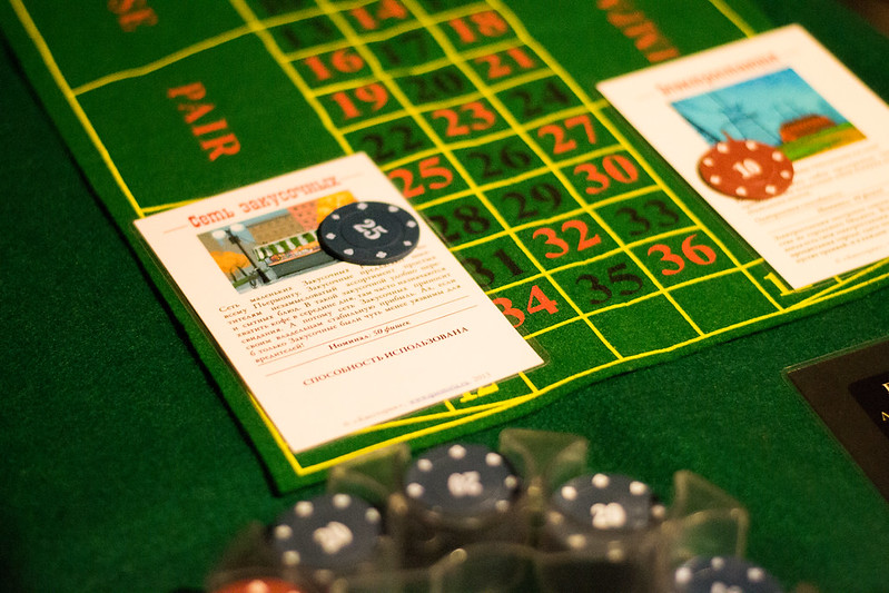 Ведущий развлекает гостей на корпоративе в Новокузнецке